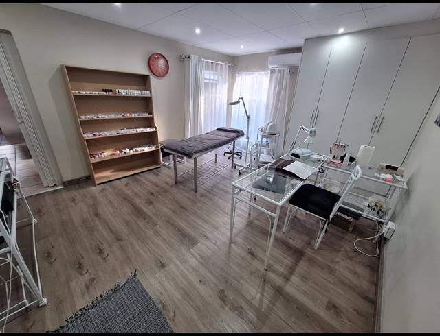 5 BEDROOM HOUSE FOR SALE IN VANDERBIJLPARK SE 3
